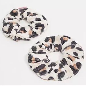 Sale!🌞5for$20🌞NWT💕2 Pack Kitsch Toweling Scrunchies